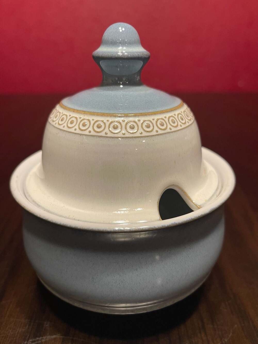 Denby-langley Castile Sugar Bowl W/Notched Lid, Blue With White Circle Dot Band